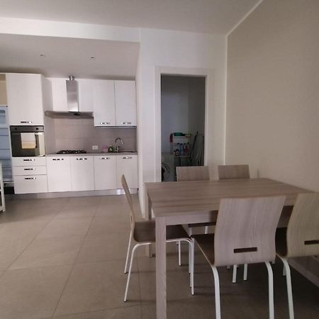 Lucky Apartment 2 סירמיונה מראה חיצוני תמונה