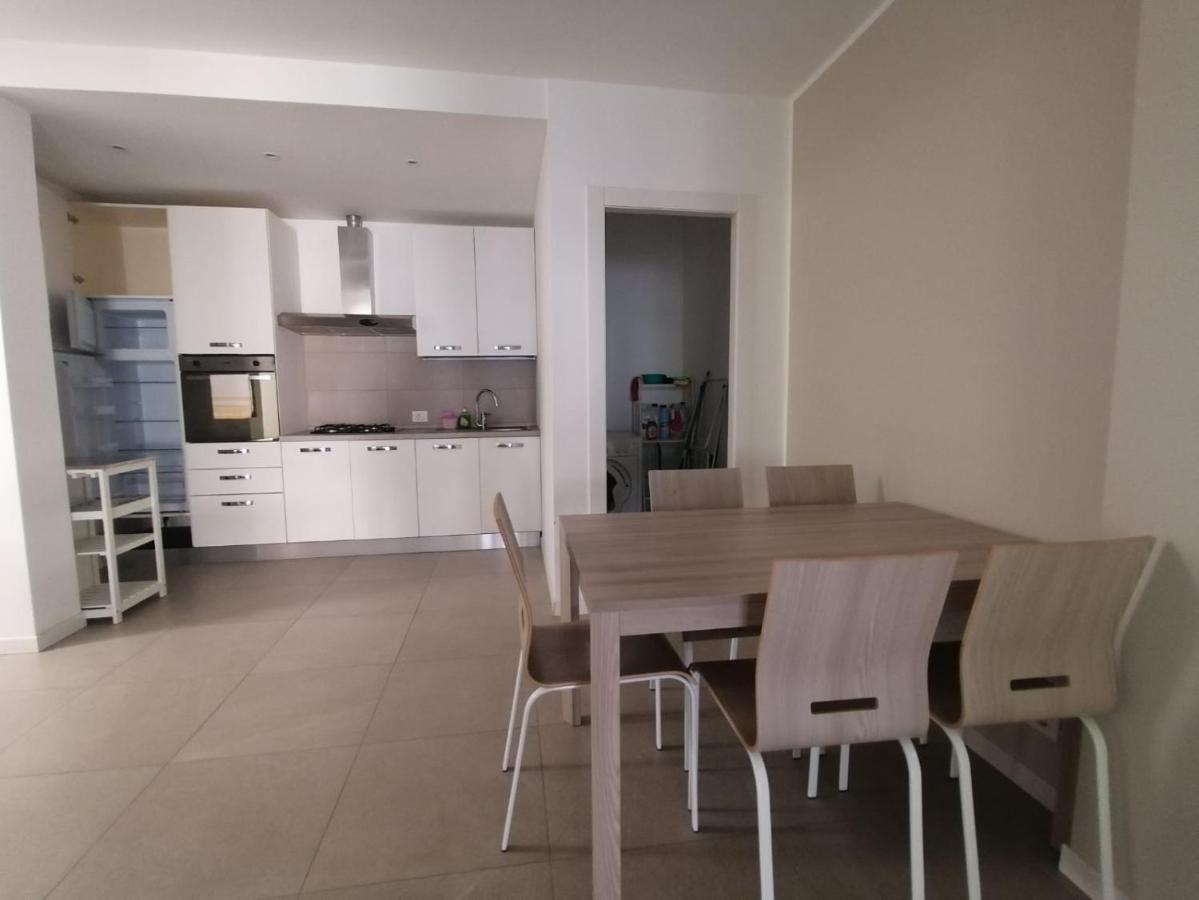 Lucky Apartment 2 סירמיונה מראה חיצוני תמונה